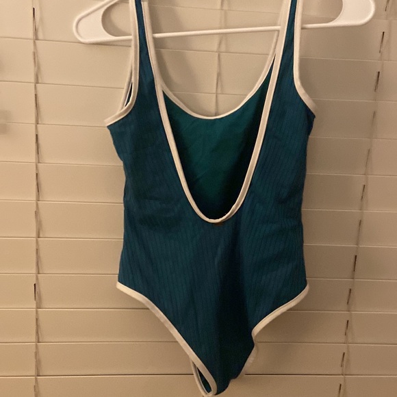 One piece- Ripcurl - Picture 3 of 3